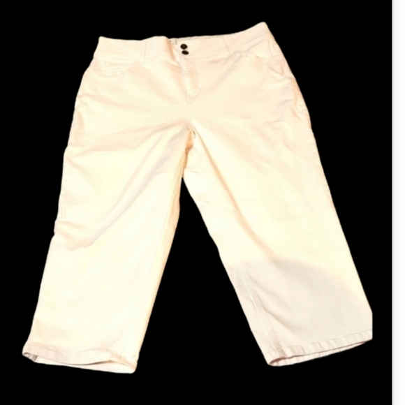 Lane Bryant white capris nwot - Picture 1 of 9